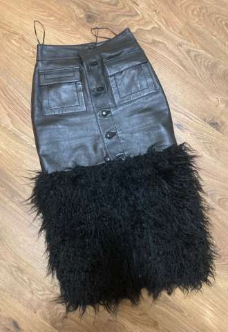 https://vipluxury.sk/YSL sukňa