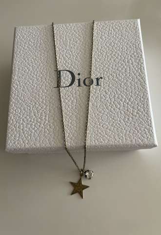 https://vipluxury.sk/Christian Dior nahrdelník