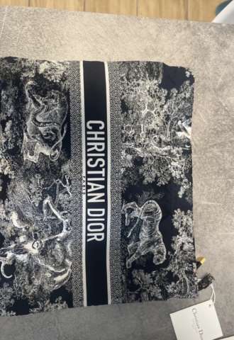 https://vipluxury.sk/Dior clutch