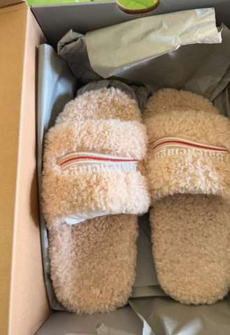 https://vipluxury.sk/Balenciaga šľapky