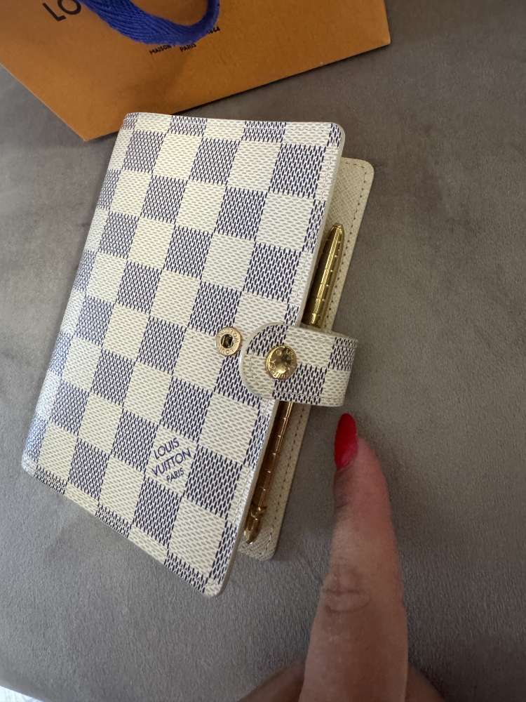 Louis Vuitton Agenda Pm plus tužka