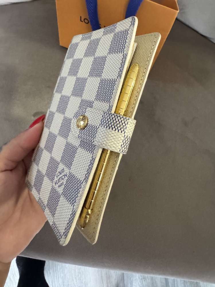 Louis Vuitton Agenda Pm plus tužka