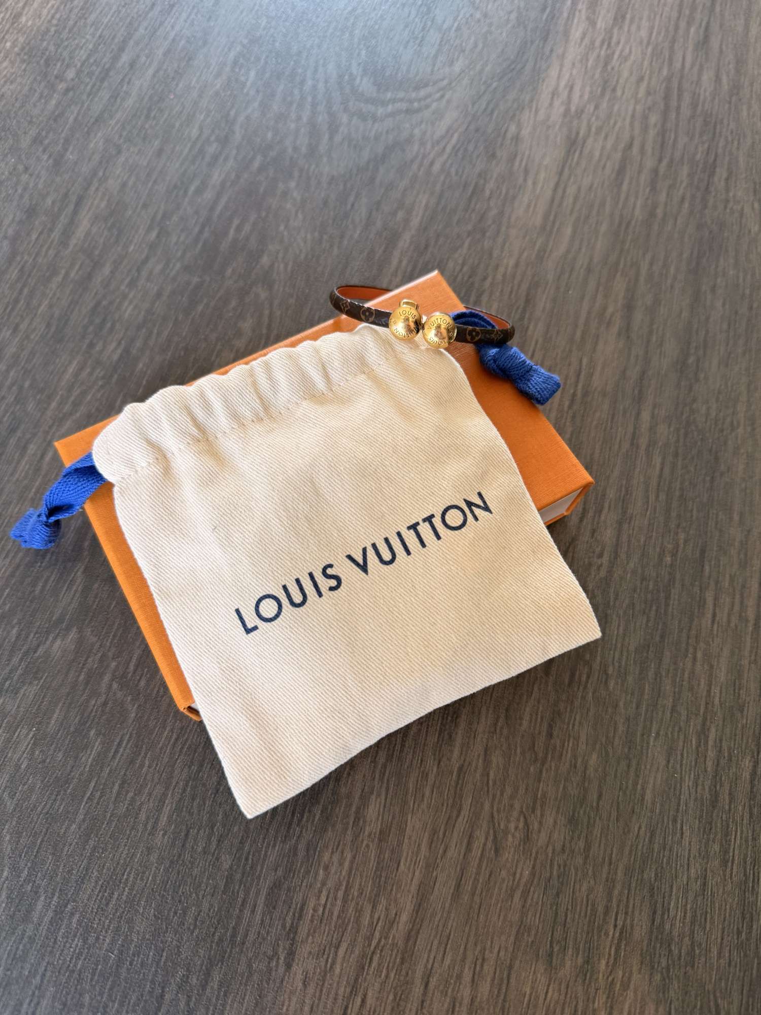 Louis Vuitton náramok