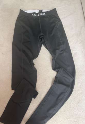https://vipluxury.sk/Balenciaga legíny xs