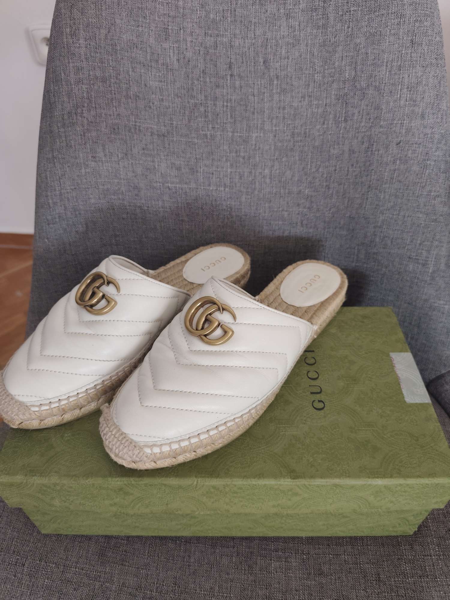 Gucci marmont White