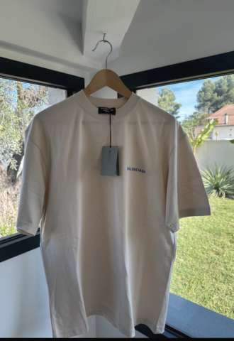 https://vipluxury.sk/Balenciaga tričko