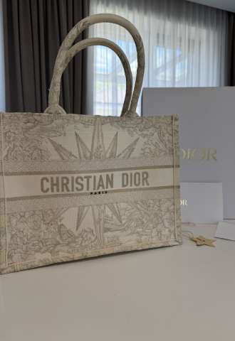 https://vipluxury.sk/Dior Tote bag nádherná limitka