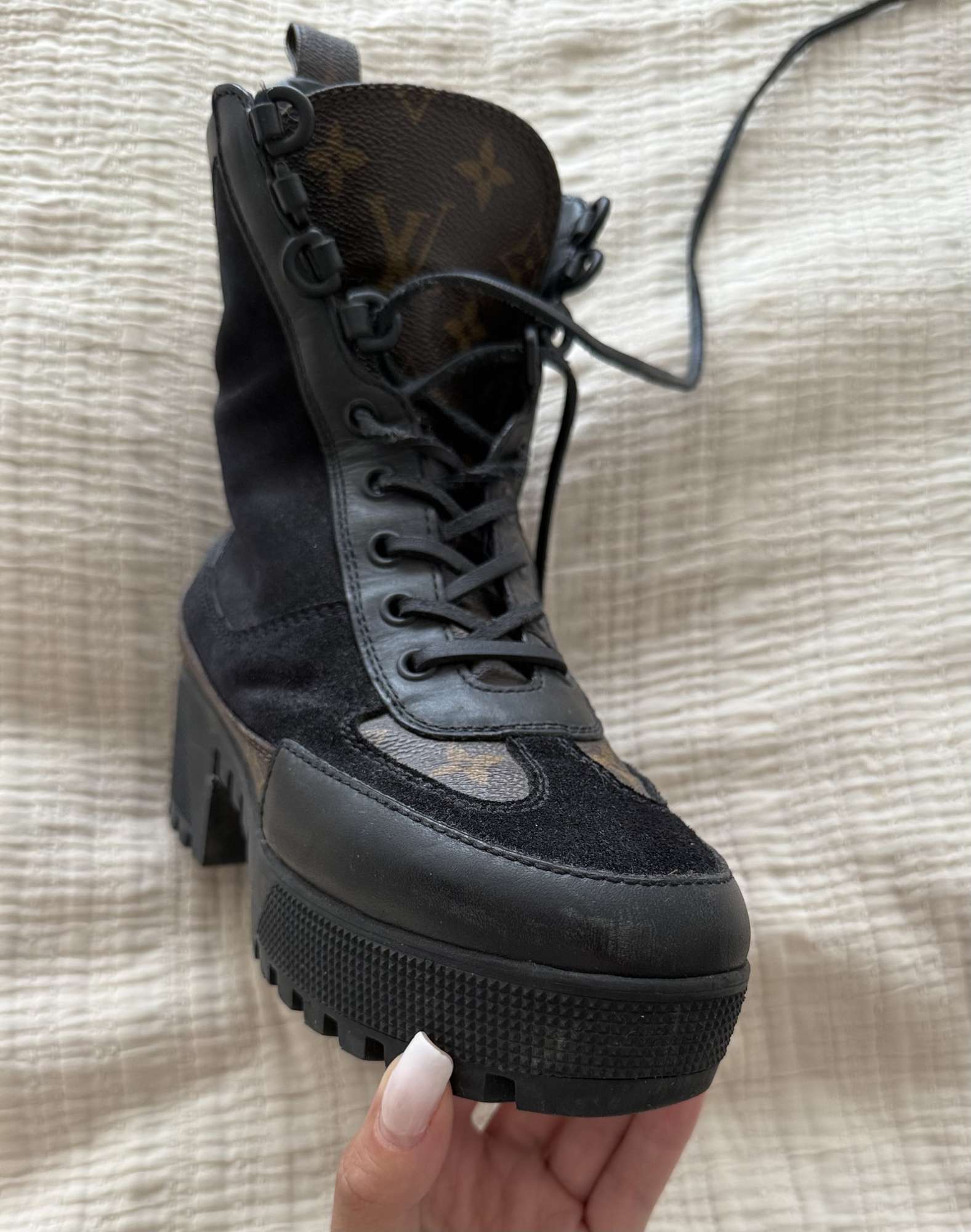 Louis Vuitton Laureate Desert Boot