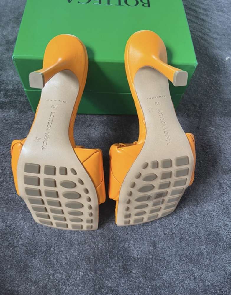 Bottega Veneta sandalky