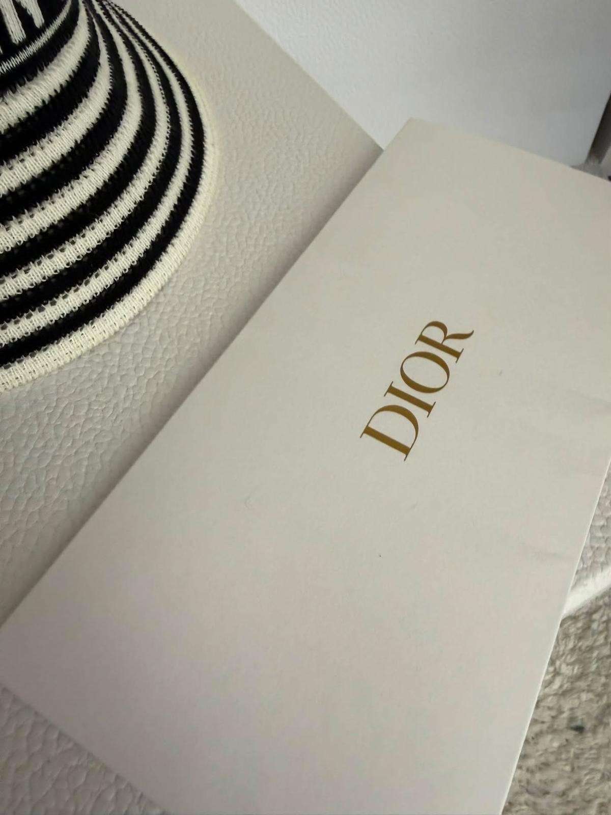 Dior klobúk
