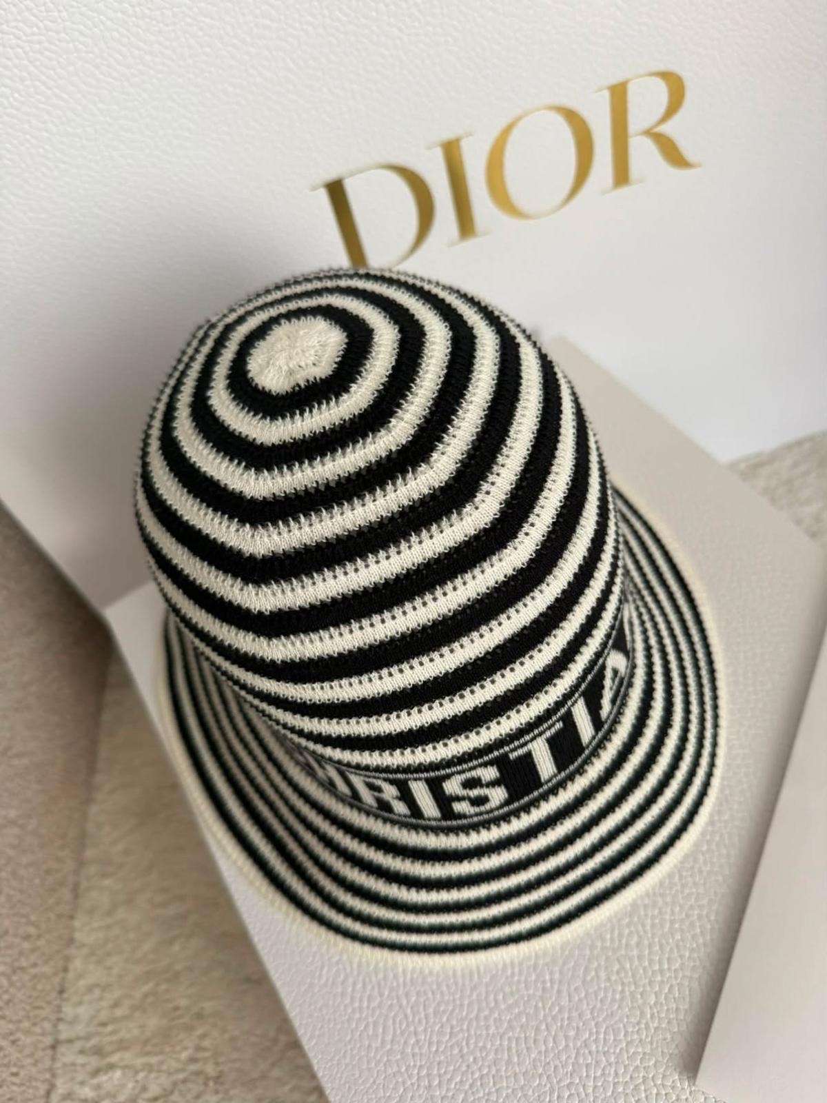 Dior klobúk