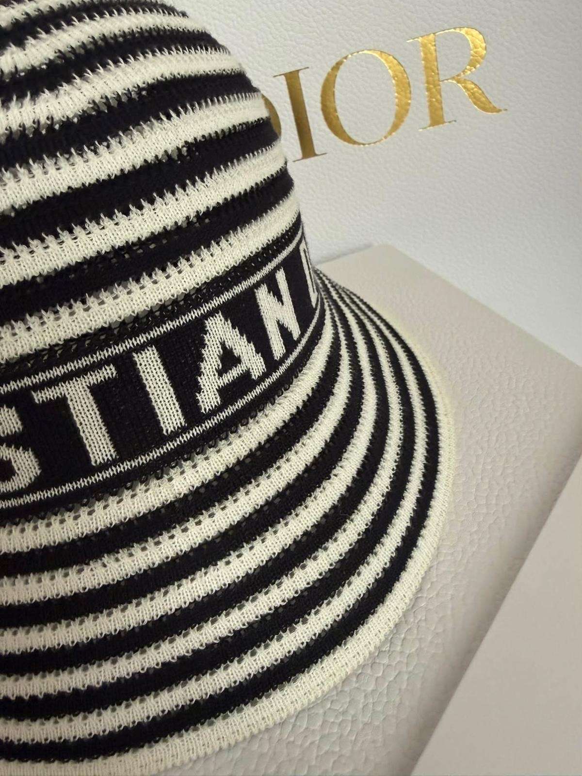 Dior klobúk