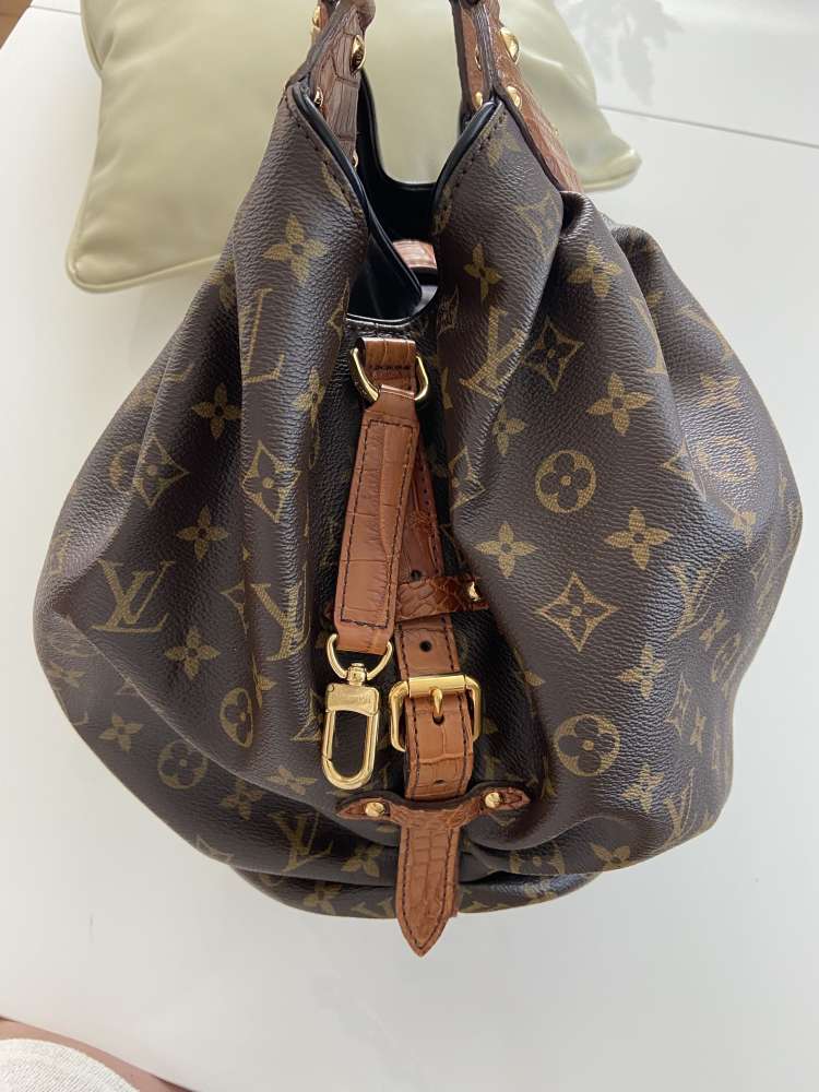 Louis Vuitton Mahina