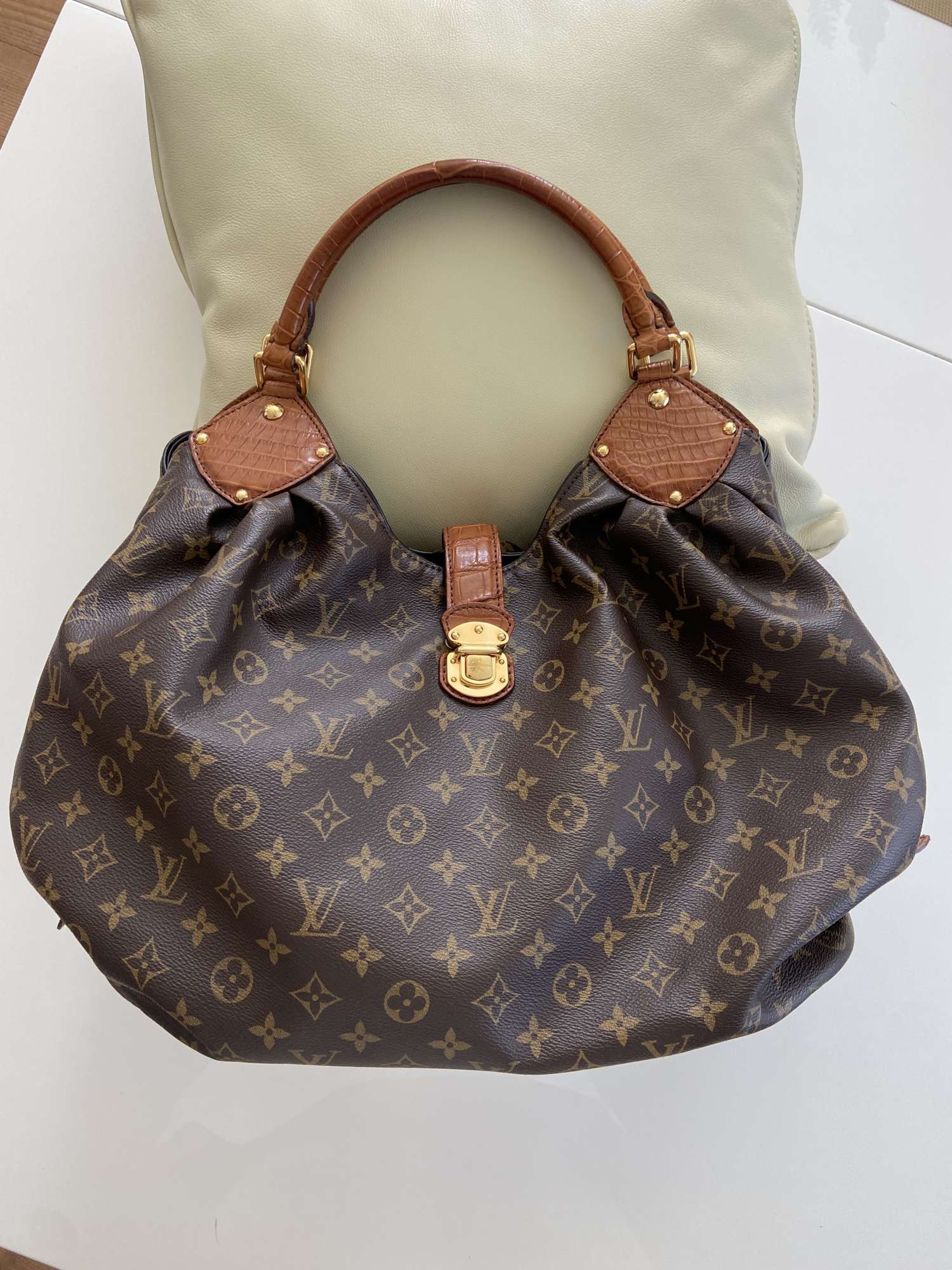 Louis Vuitton Mahina