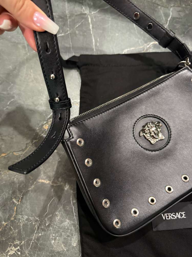 Versace kožená crossbody kabelka