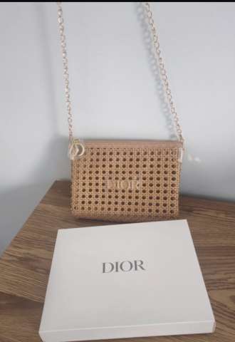 https://vipluxury.sk/Dior solar