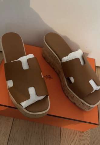 https://vipluxury.sk/Hermes sandalky