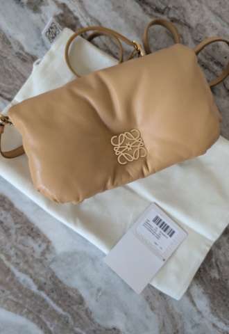 https://vipluxury.sk/Loewe Kabelka