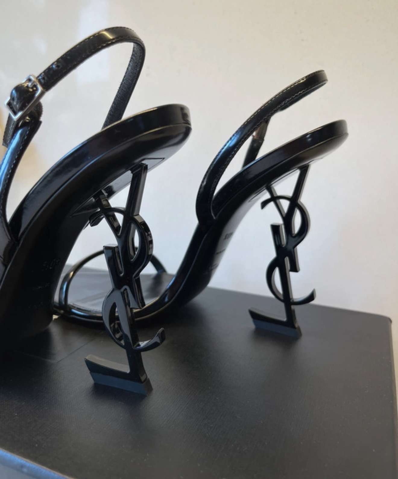 YSL sandalky
