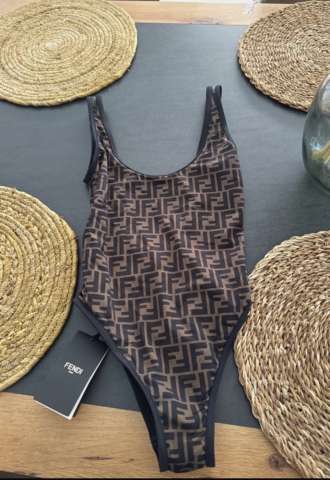 https://vipluxury.sk/Fendi plavky