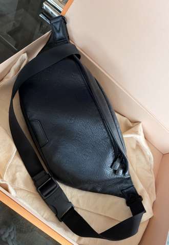 https://vipluxury.sk/Louis Vuitton BumBag monogram shadow leather