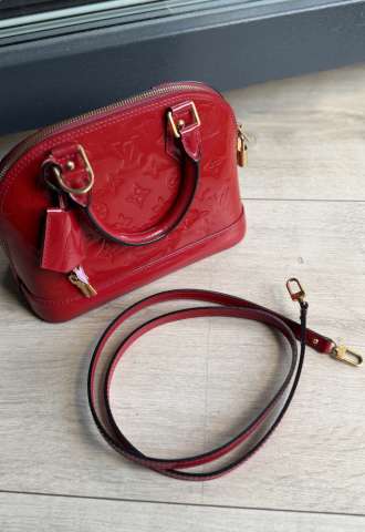 https://vipluxury.sk/Louis Vuitton Alma BB