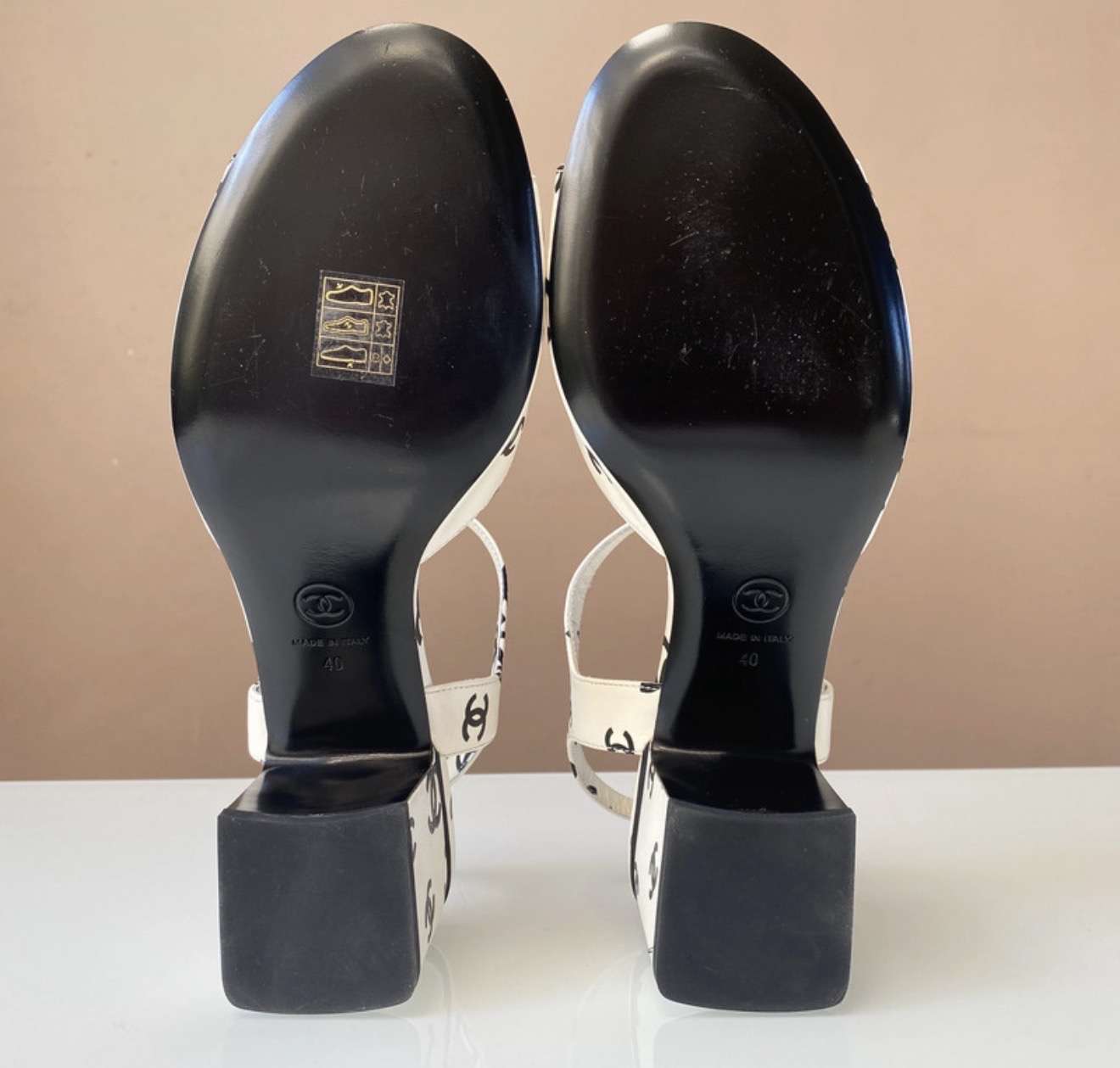 Chanel sandalky