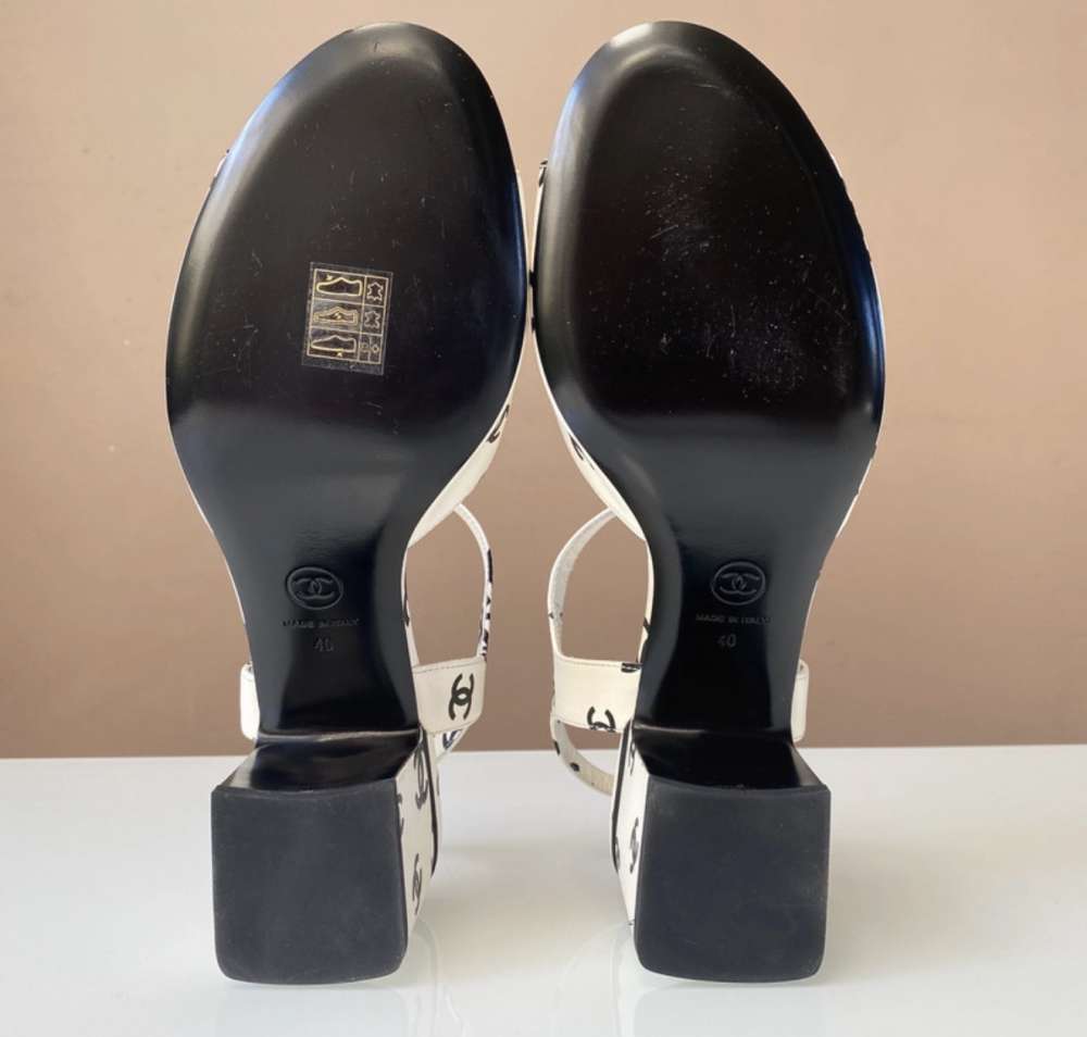 Chanel sandalky