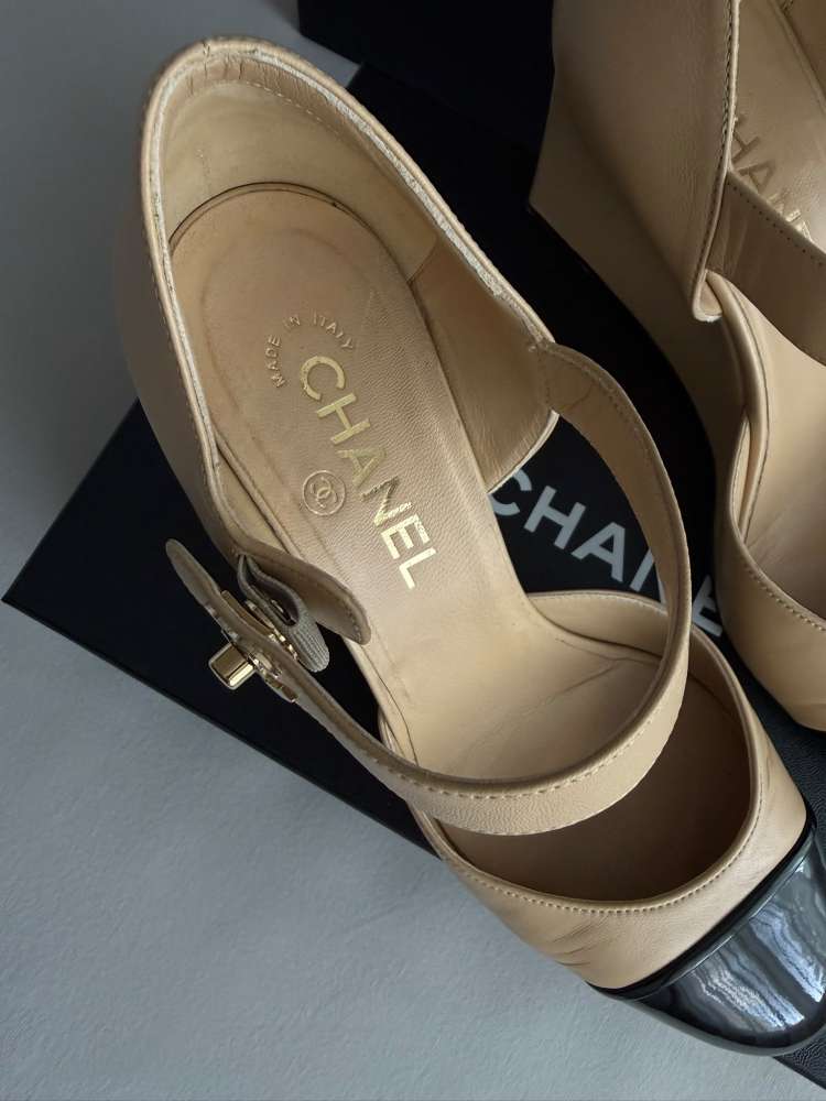 Chanel lodicky