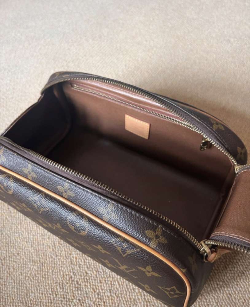 Louis vuitton pánska toiletka