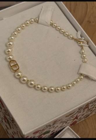 https://vipluxury.sk/Dior nahrdelnik