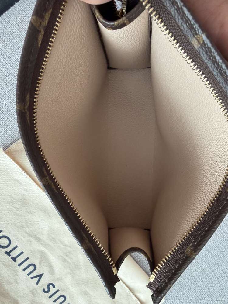 Louis Vuitton toilletry