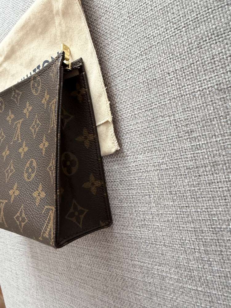 Louis Vuitton toilletry