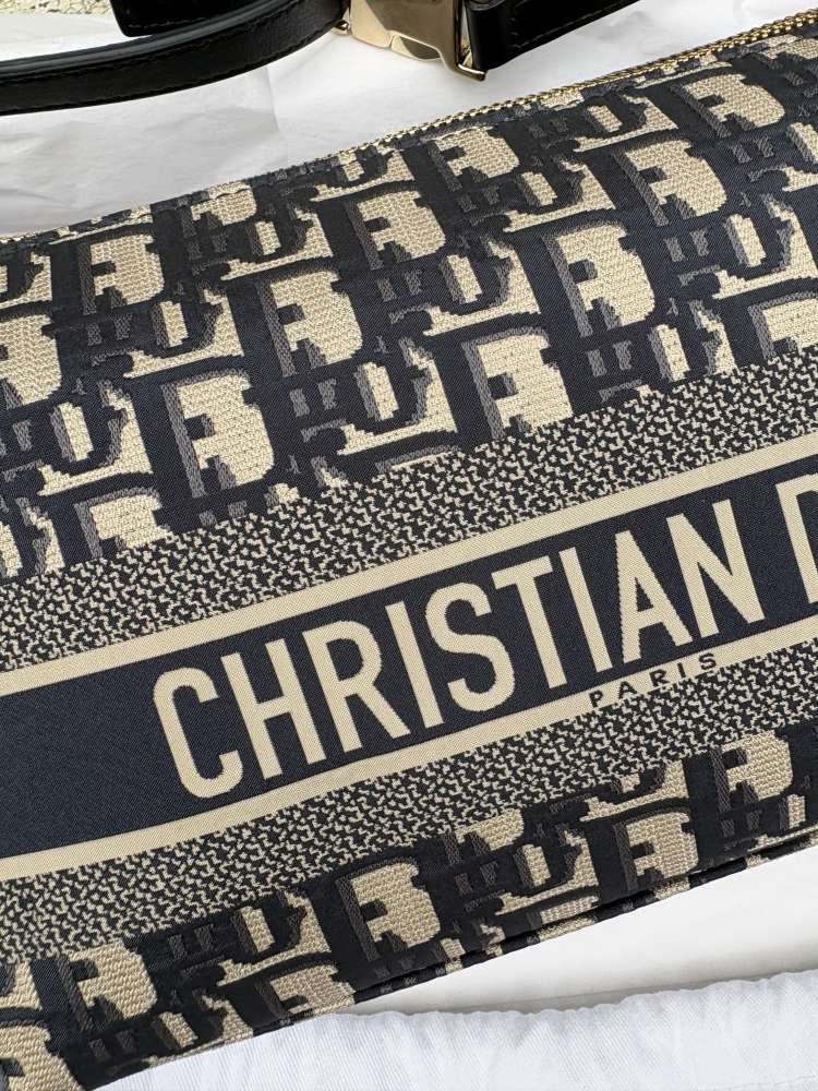 Christian Dior Medium DiorTravel Nomad Pouch