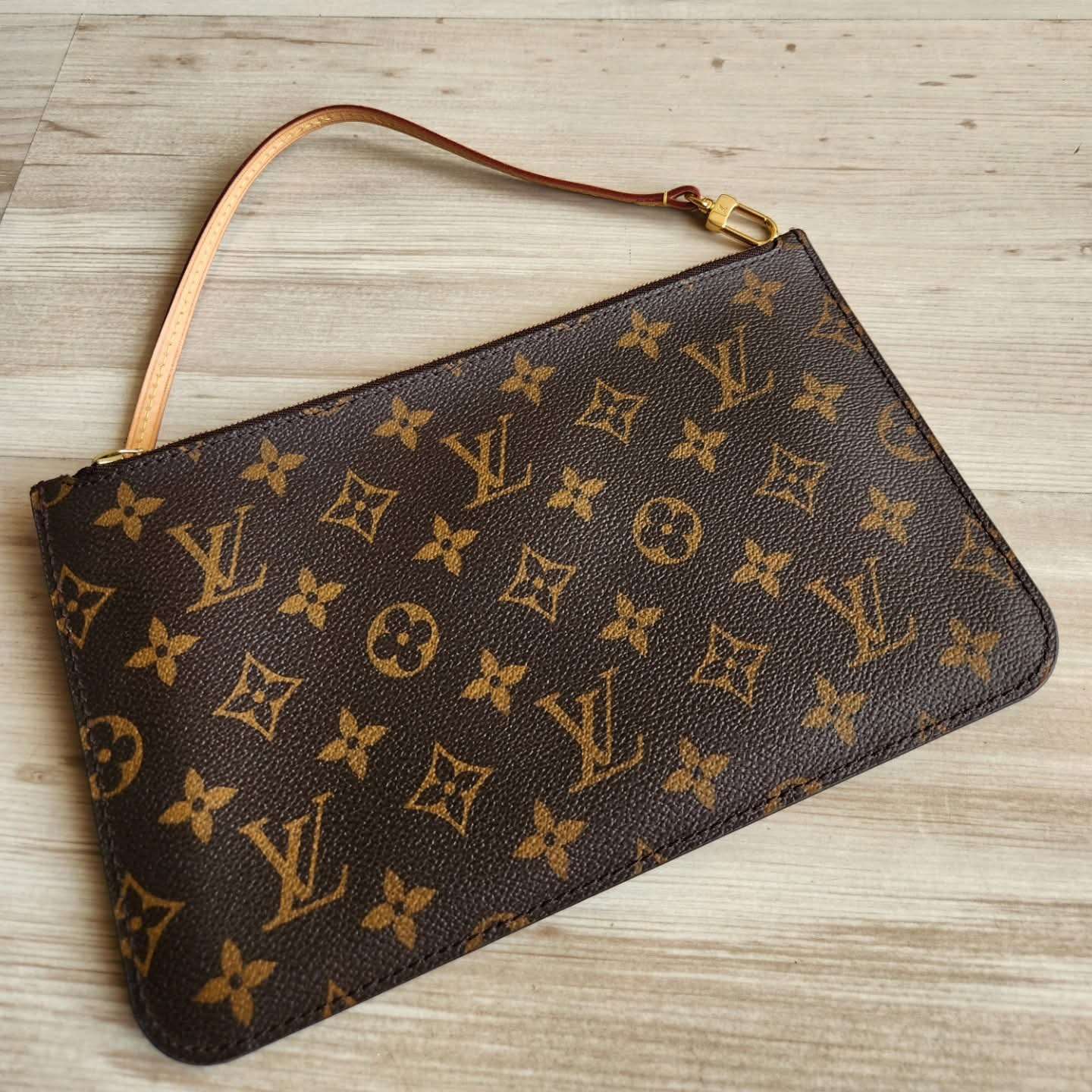 Louis Vuitton Pochette