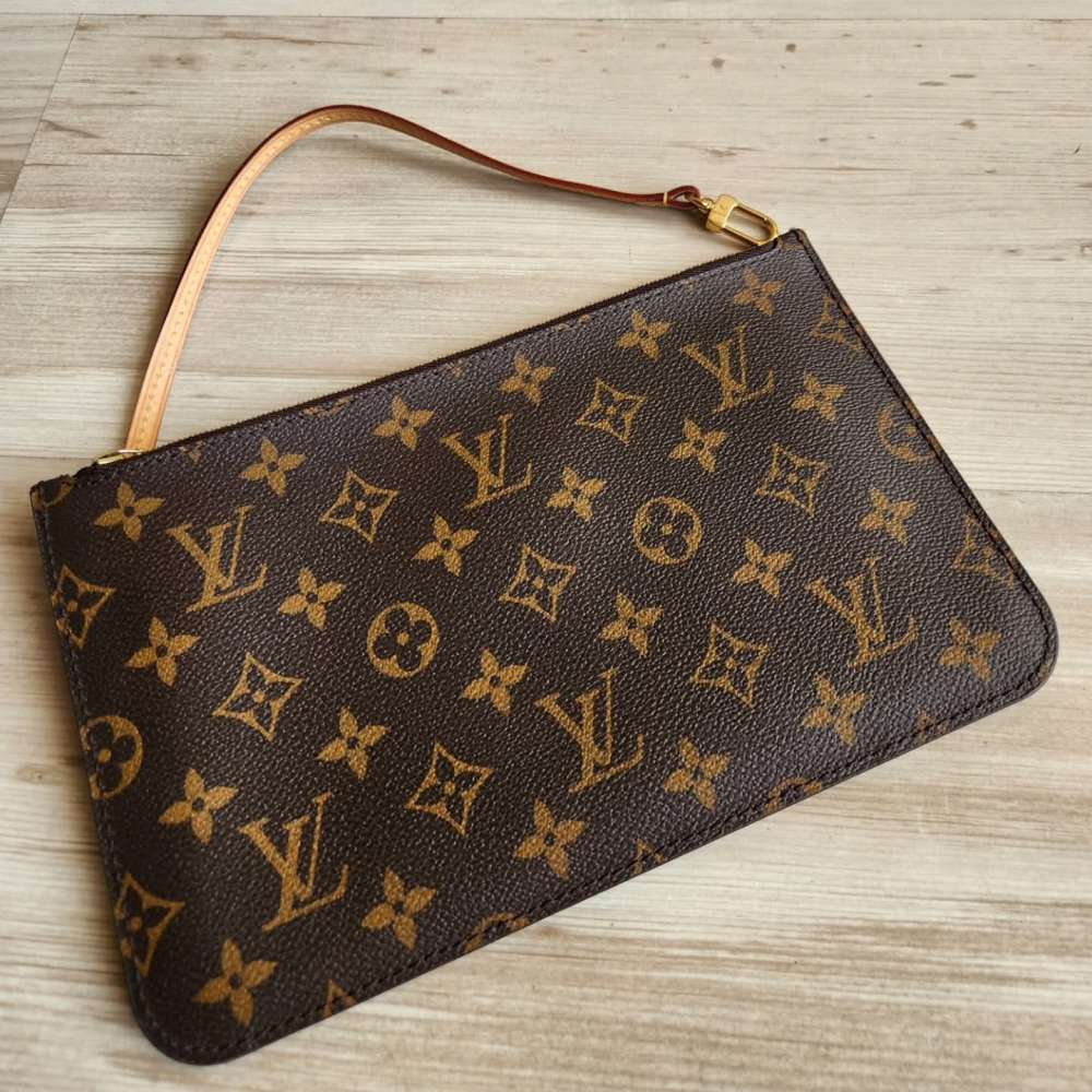 Louis Vuitton Pochette