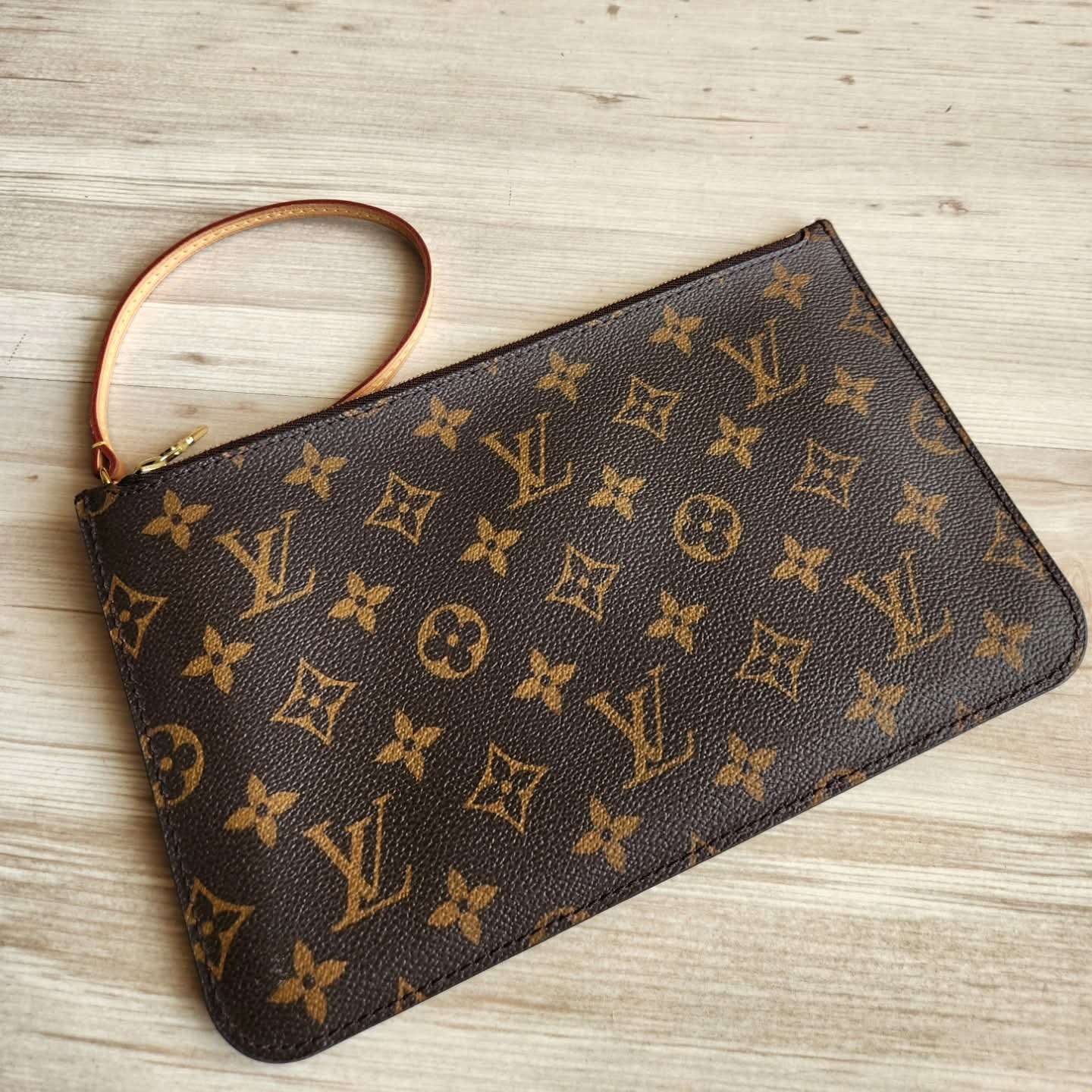 Louis Vuitton Pochette