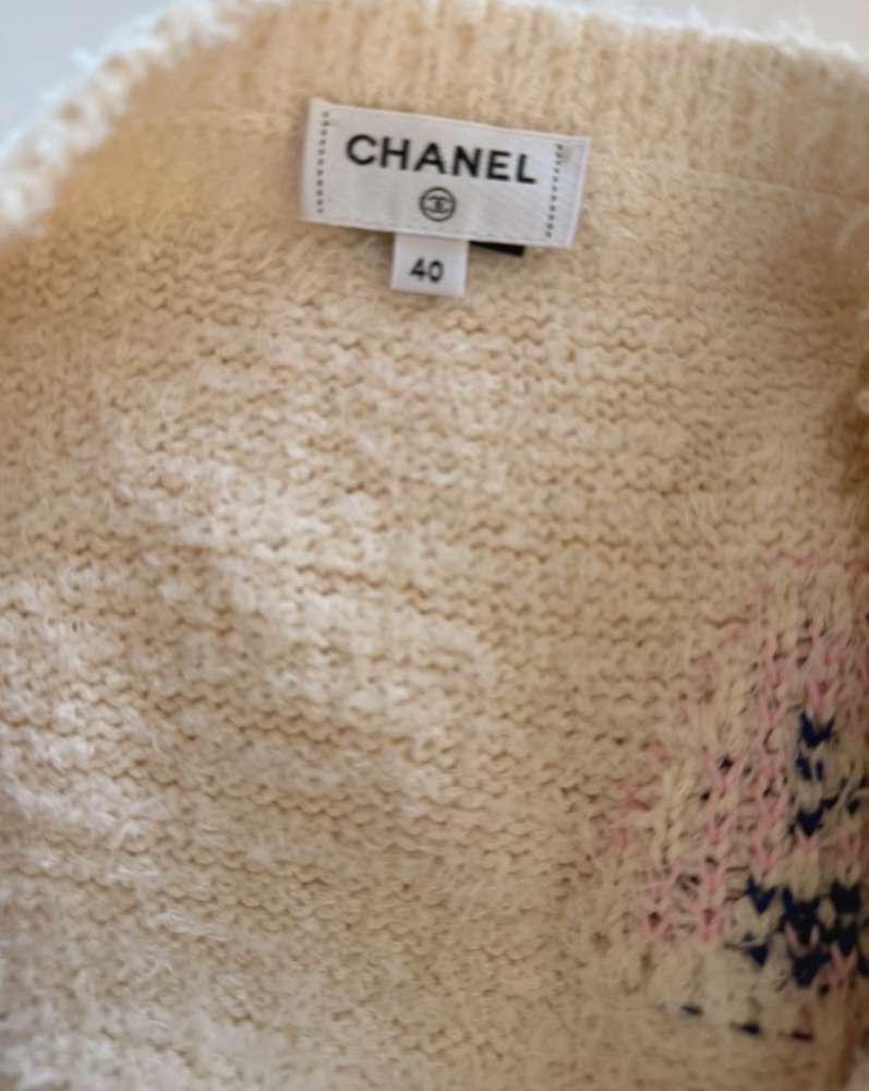 Chanel sveter