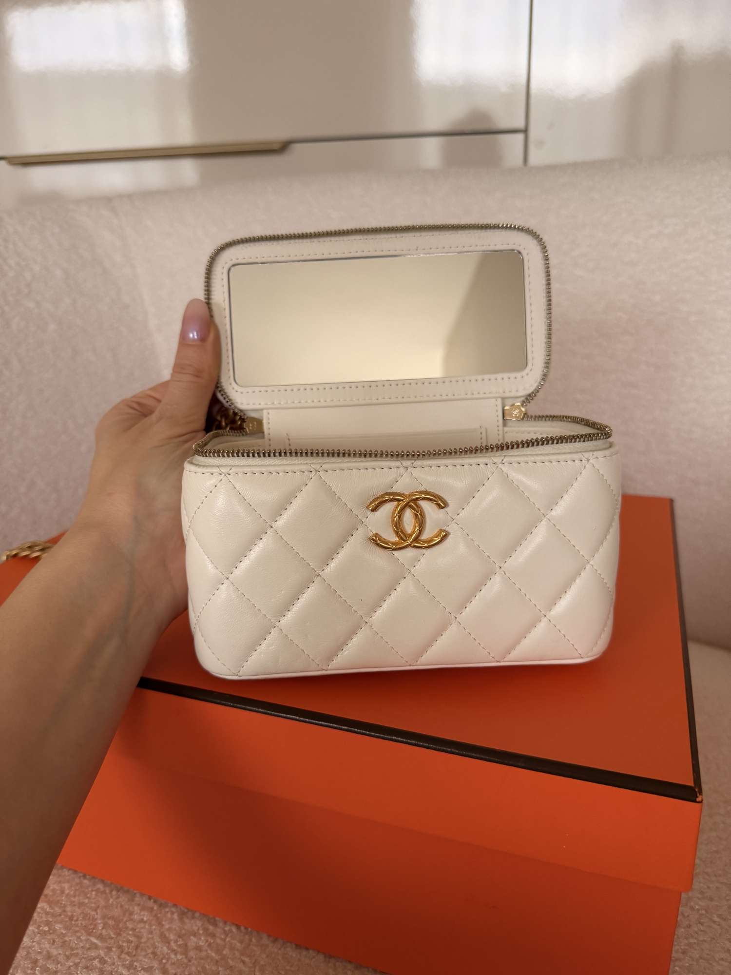 CHANEL Vanity With Chain AP3044 – Lambskin | Kompletné balenie