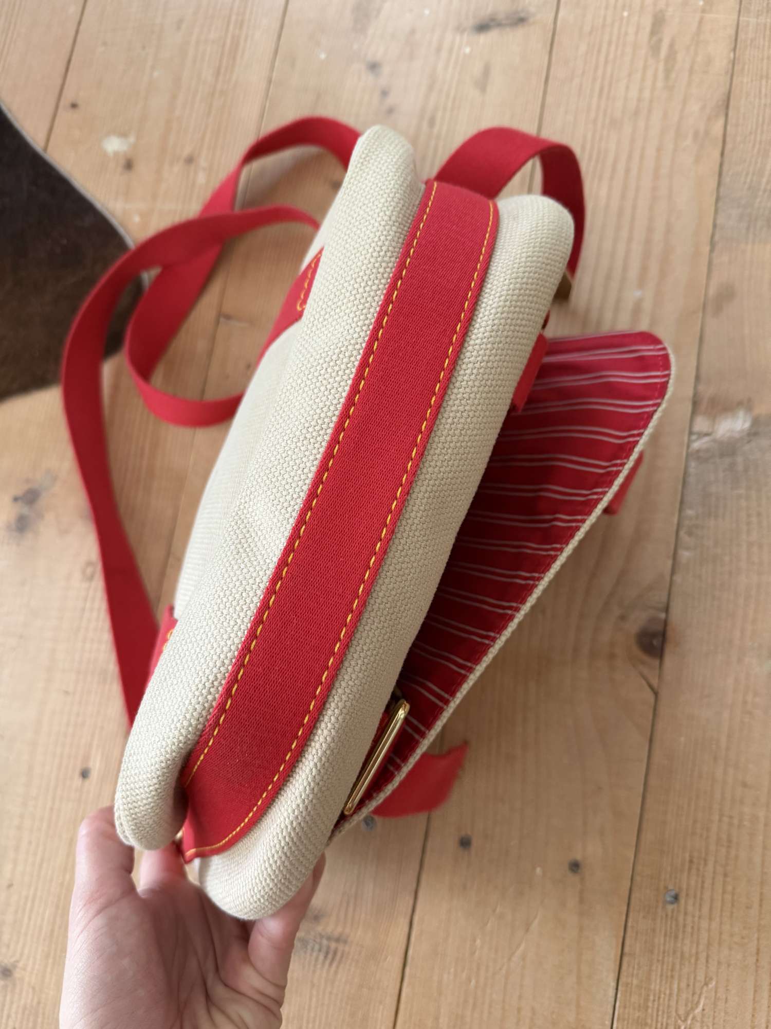 Louis Vuitton Antigua Messenger