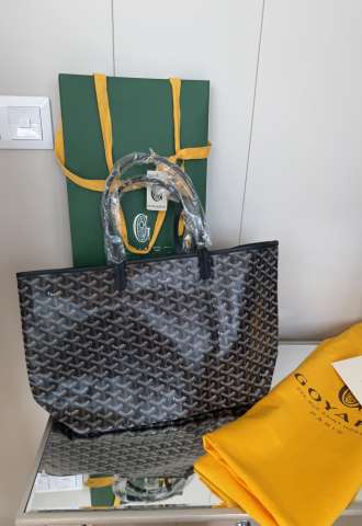 https://vipluxury.sk/Goyard PM