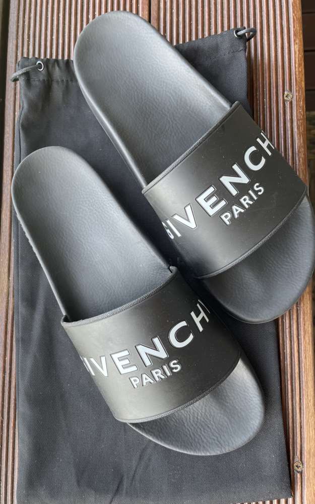 Šlapky Givenchy