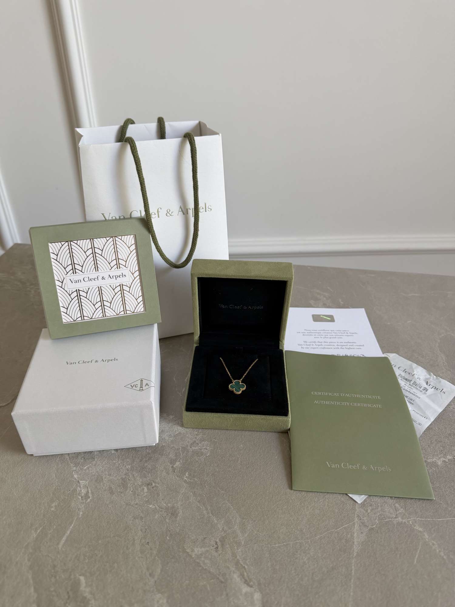 Van Cleef & Arpels nahrdelník Alhambra