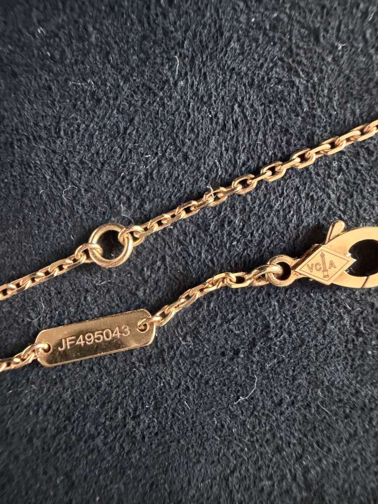 Van Cleef & Arpels nahrdelník Alhambra