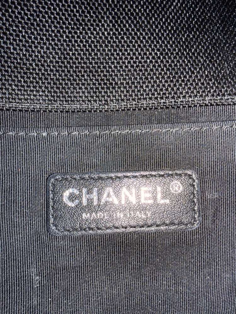 Chanel Boy medium