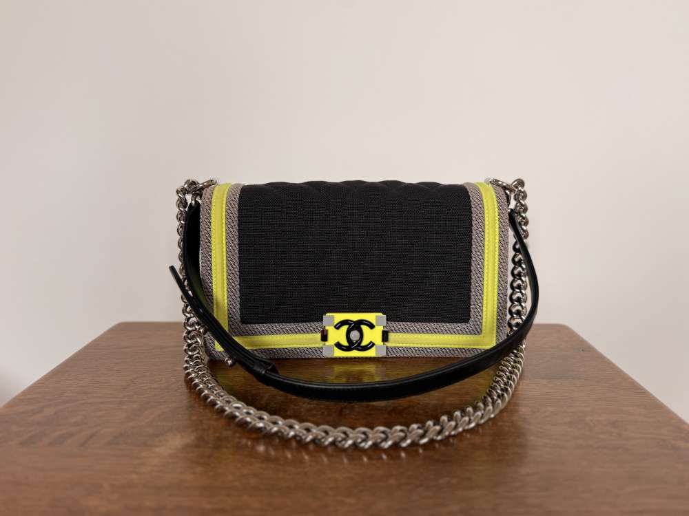 Chanel Boy medium