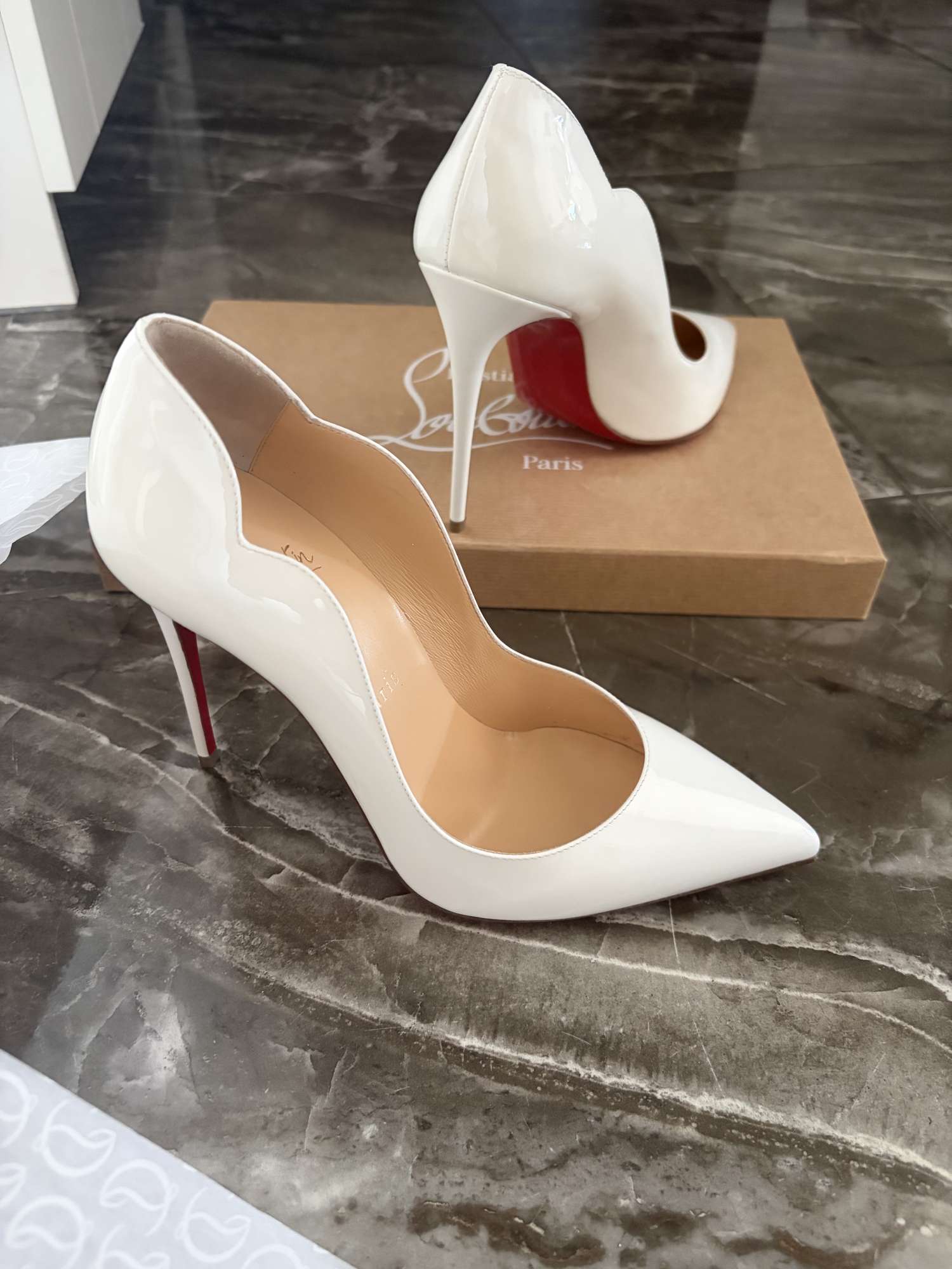 Christian Louboutin Hot Chick 100