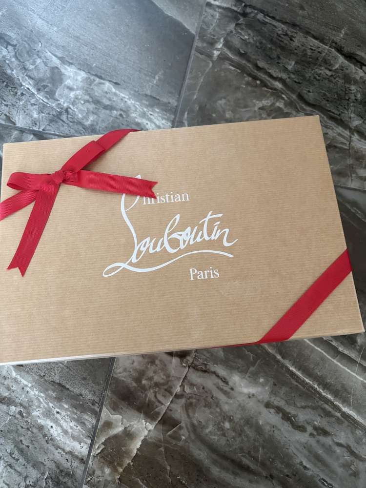 Christian Louboutin Hot Chick 100