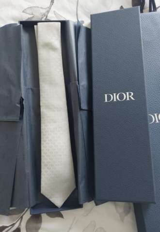 https://vipluxury.sk/Dior kravata