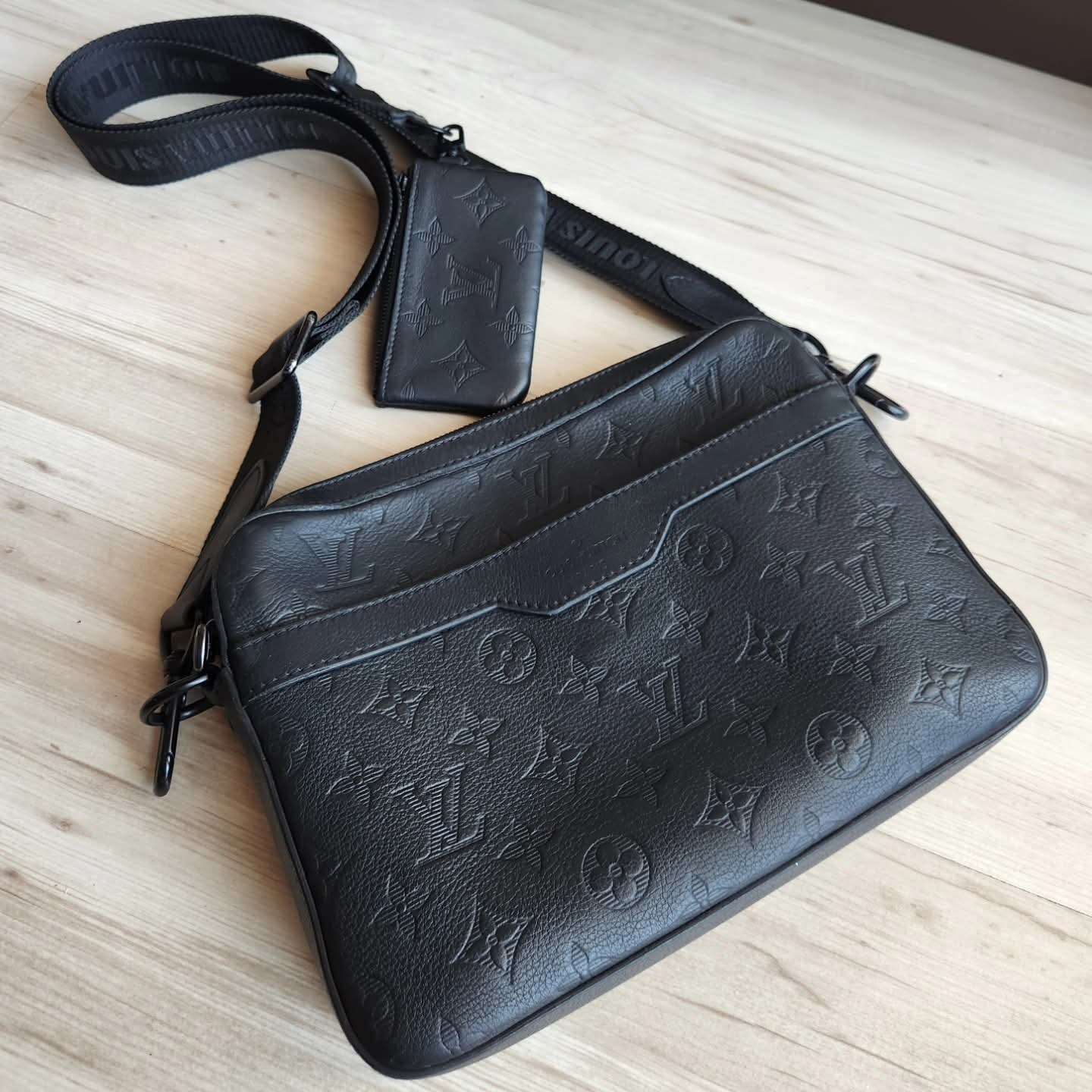 Louis Vuitton Messenger